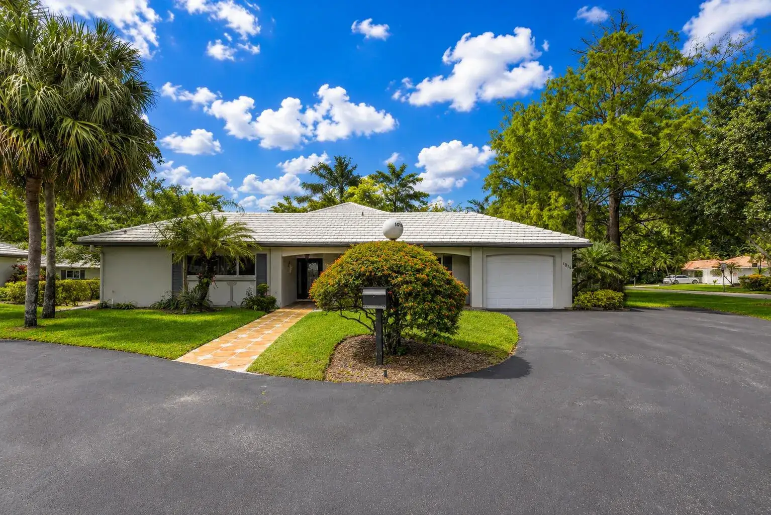 3 bedroom 3 bath Residential for sale at 1019 E Cypress Drive, Pompano Beach FL 33069