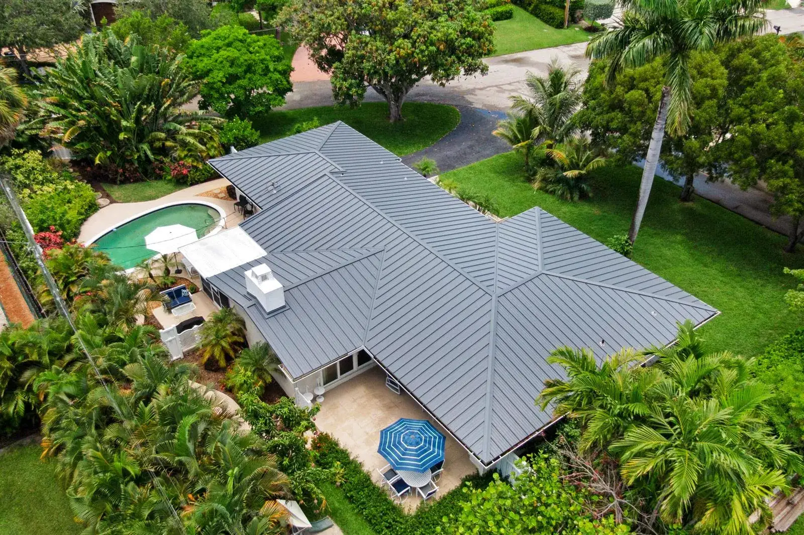 3 bedroom 3 bath Residential for sale at 3240 Lakeview Drive, Pompano Beach FL 33062