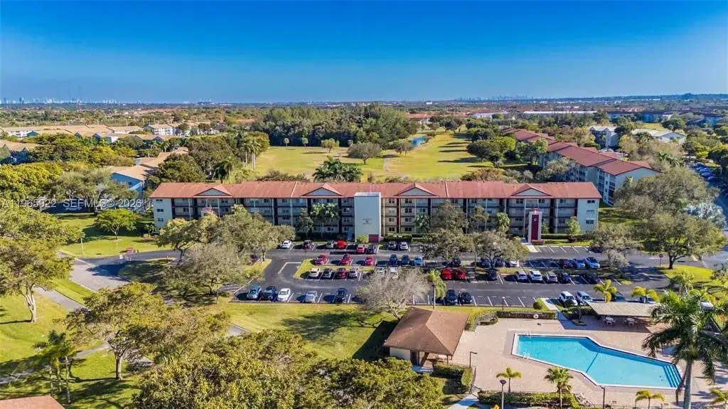 2 bedroom 2 bath Residential for sale at 12800 SW 7th # 206g, Pembroke Pines FL 33027