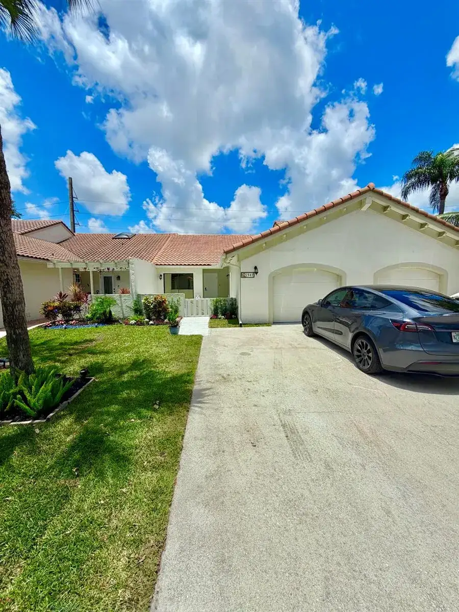 2 bedroom 2 bath Residential for sale at 21547 Altamira Avenue, Boca Raton FL 33433