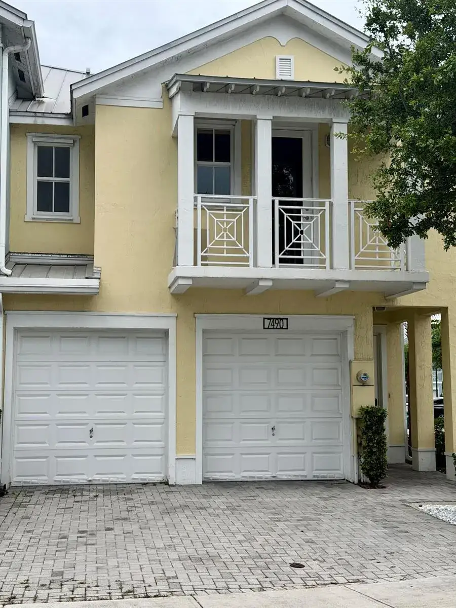 4 bedroom 3 bath Residential for sale at 7490 NW 115th Court, Doral FL 33178