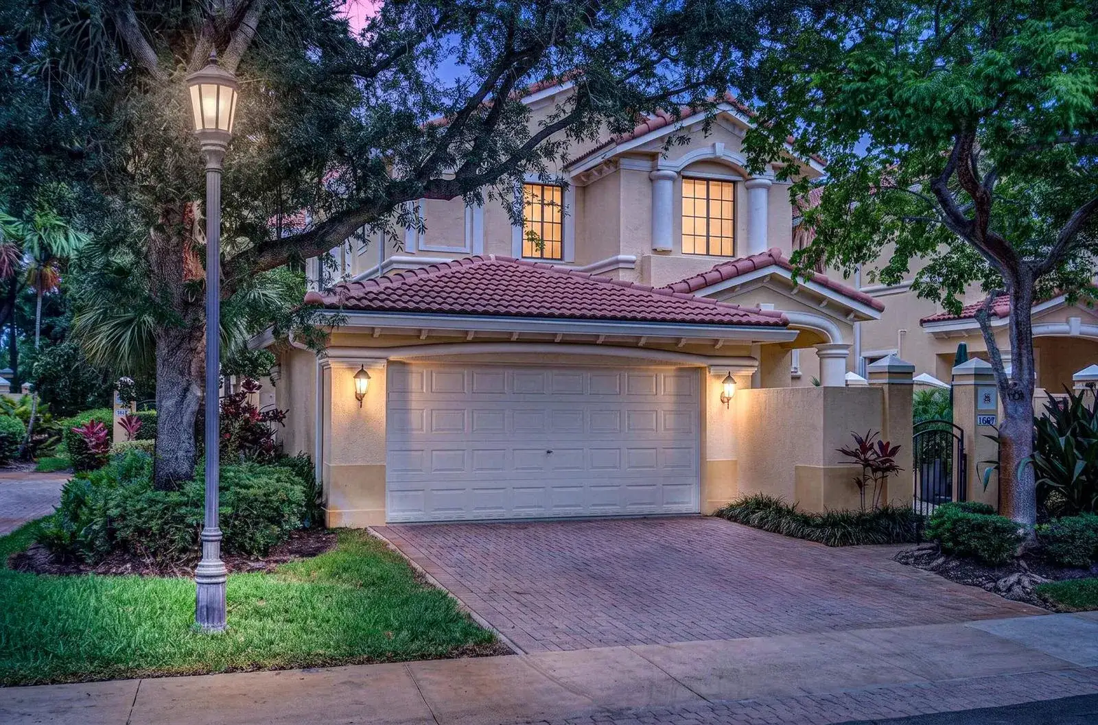 4 bedroom 3 bath Residential for sale at 1687 Passion Vine Circle # 1687, Weston FL 33326