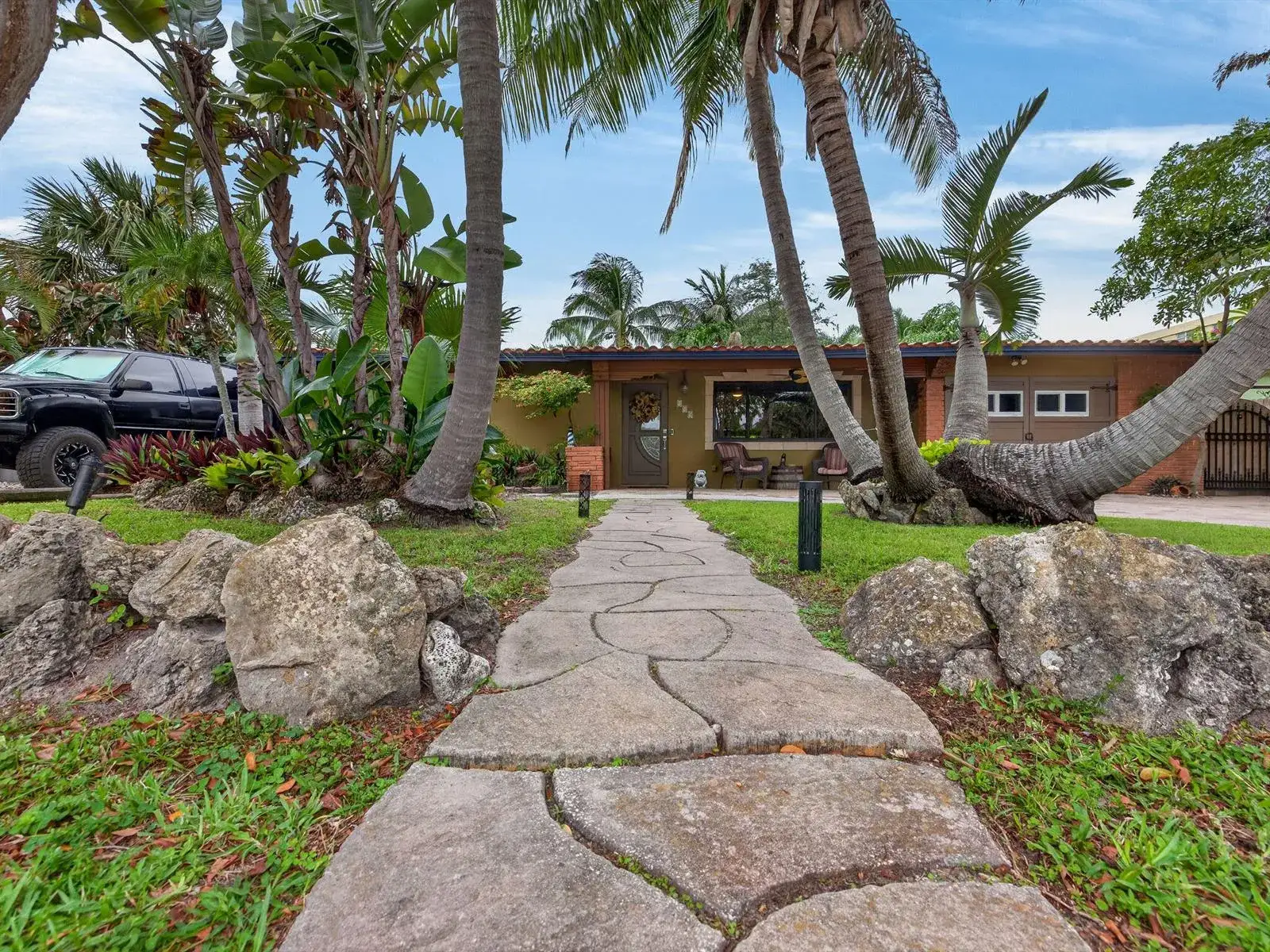 3 bedroom 2 bath Residential for sale at 949 NE 25th Avenue, Pompano Beach FL 33062