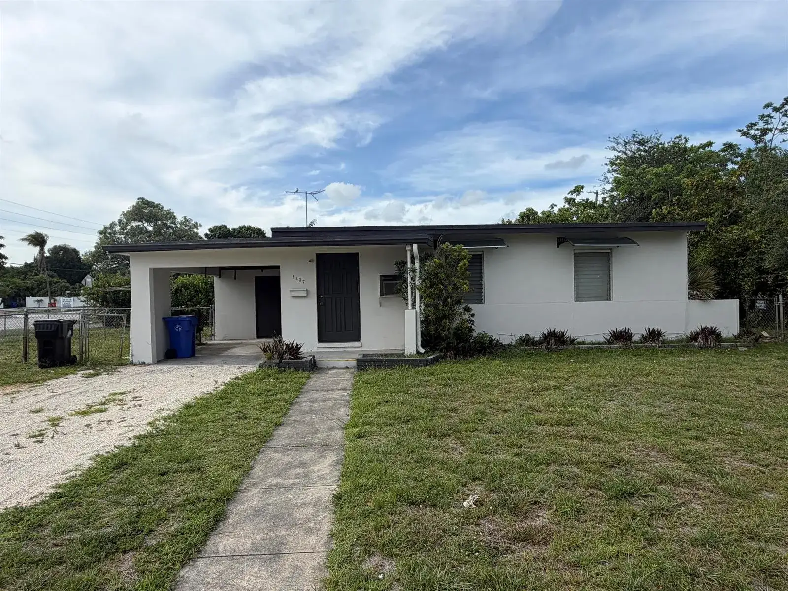 2 bedroom 1 bath Residential for sale at 1437 NW 10th Place, Fort Lauderdale FL 33311