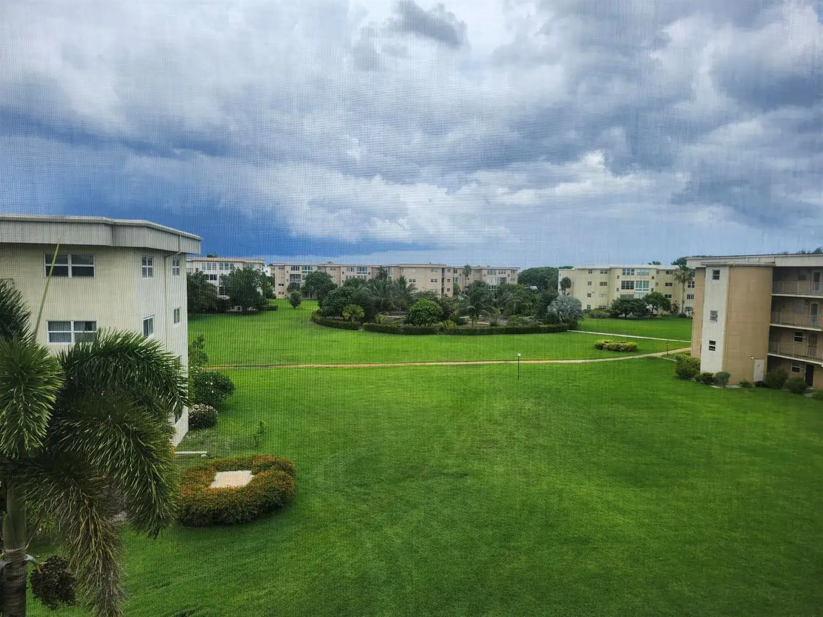 2 bedroom 2 bath Residential for sale at 2600 NE 1st Lane # 402, Boynton Beach FL 33435