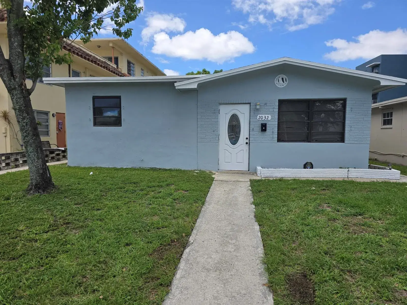 2 bedroom 3 bath Residential for sale at 2032 Fillmore Street, Hollywood FL 33020