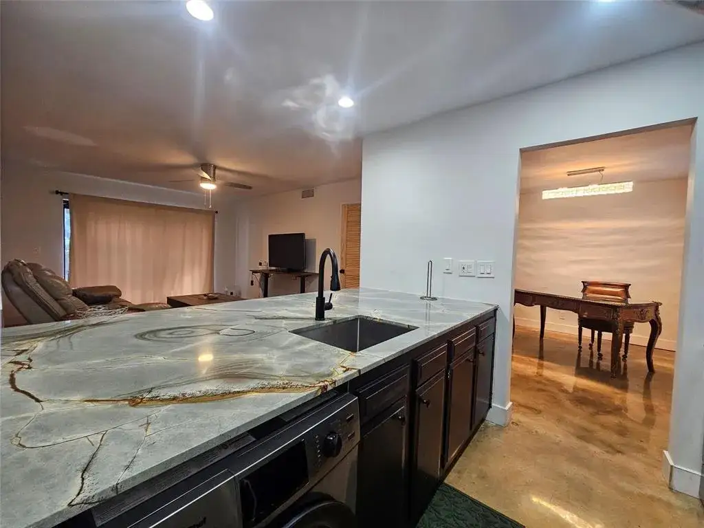 1 bedroom 1 bath Residential for sale at 825 NW 13th Street # 110, Boca Raton FL 33486