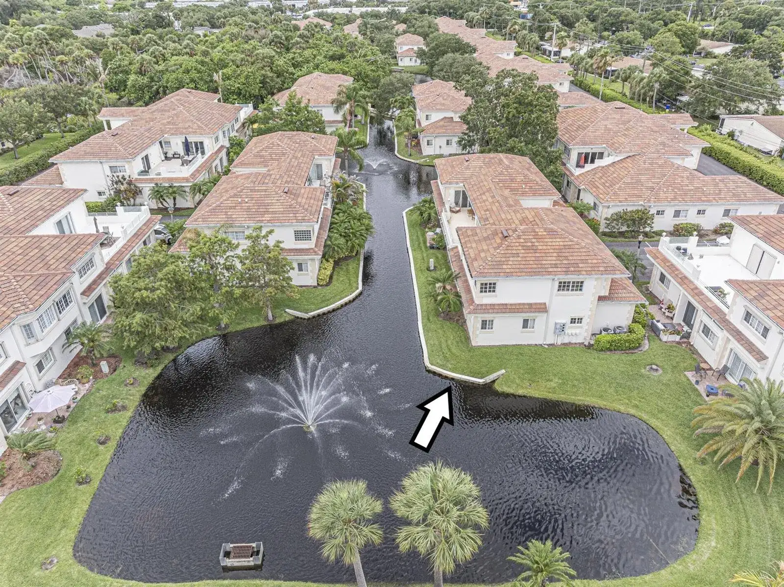 2 bedroom 2 bath Residential for sale at 524 7th Square # 101, Vero Beach FL 32962