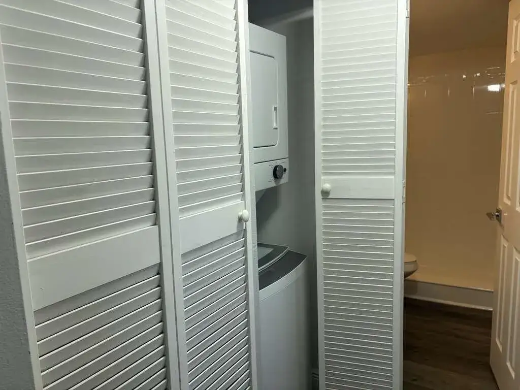 2 bedroom 2 bath Residential Lease for rent at 1700 NW 58th Terrace # 1b, Sunrise FL 33313