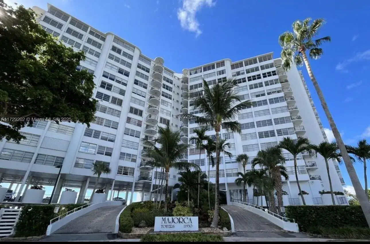 1 bedroom 1 bath Residential Lease for rent at 11930 N Bayshore Drive, North Miami FL 33181