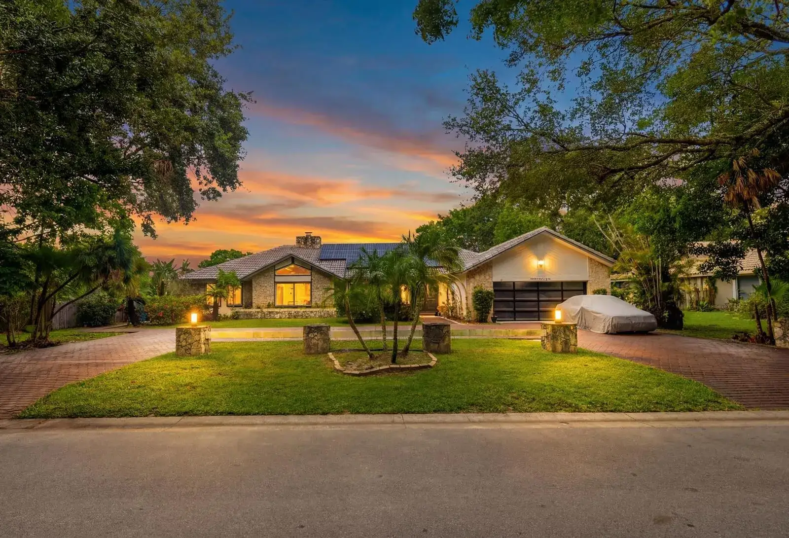 6 bedroom 4 bath Residential for sale at 251 NW 104th Avenue, Coral Springs FL 33071