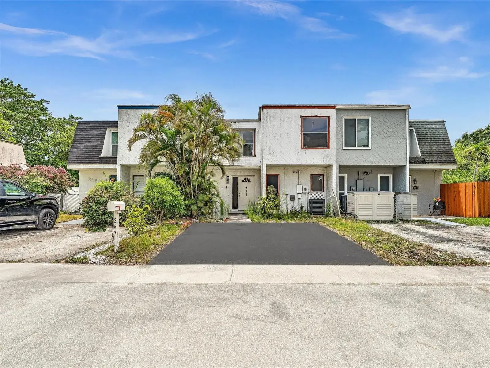 3 bedroom 2 bath Residential for sale at 264 Sunshine Drive, Coconut Creek FL 33066