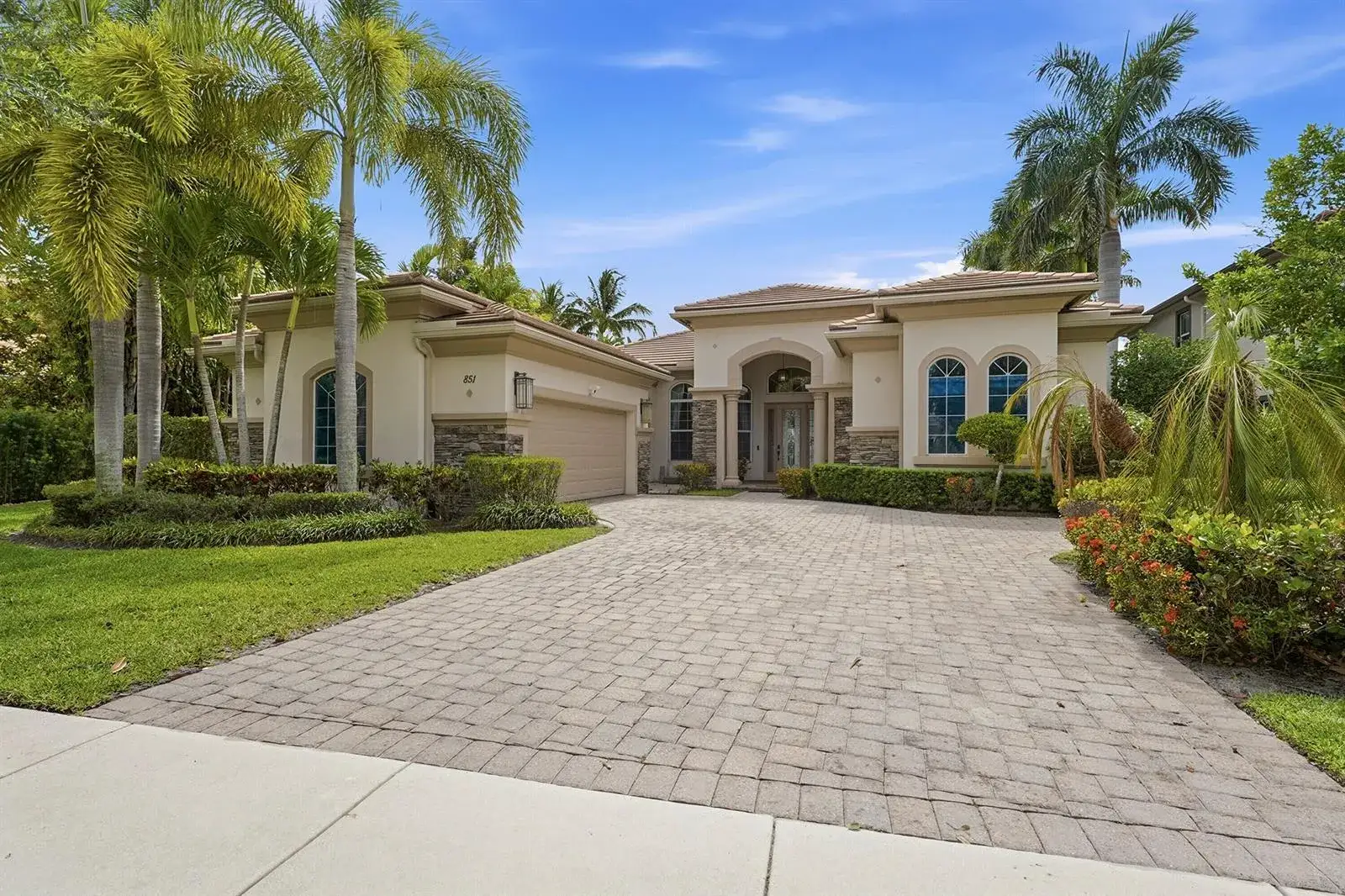 4 bedroom 3 bath Residential Lease for rent at 851 Edgebrook Lane, West Palm Beach FL 33411