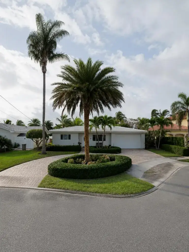 2 bedroom 2 bath Residential for sale at 636 Kingfish Road, North Palm Beach FL 33408