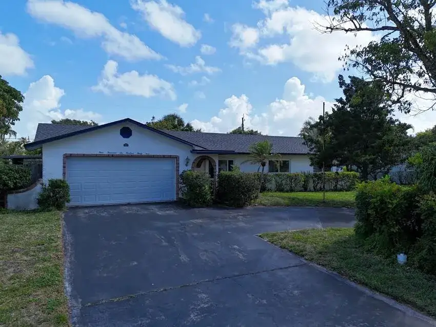3 bedroom 2 bath Residential for sale at 4639 Franwood Drive, Delray Beach FL 33445