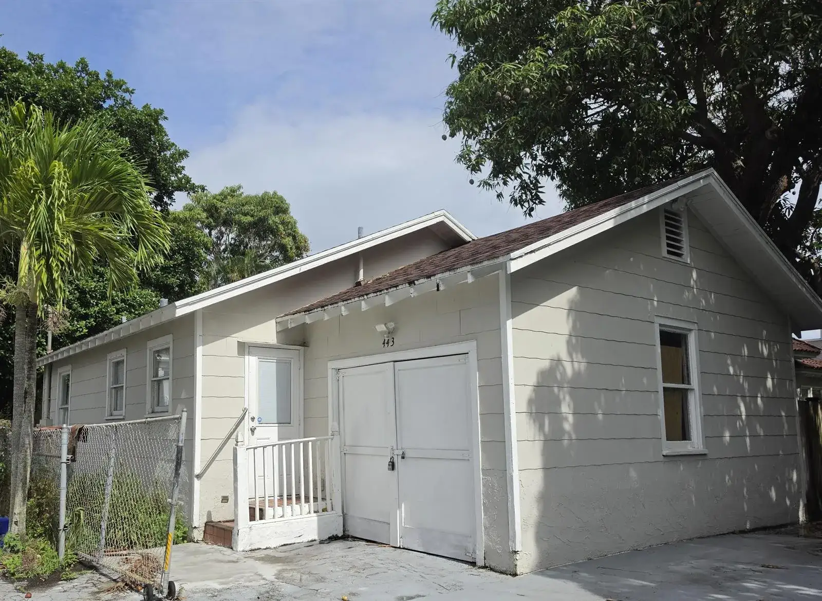 2 bedroom 1 bath Residential Lease for rent at 441 26th Street, West Palm Beach FL 33407