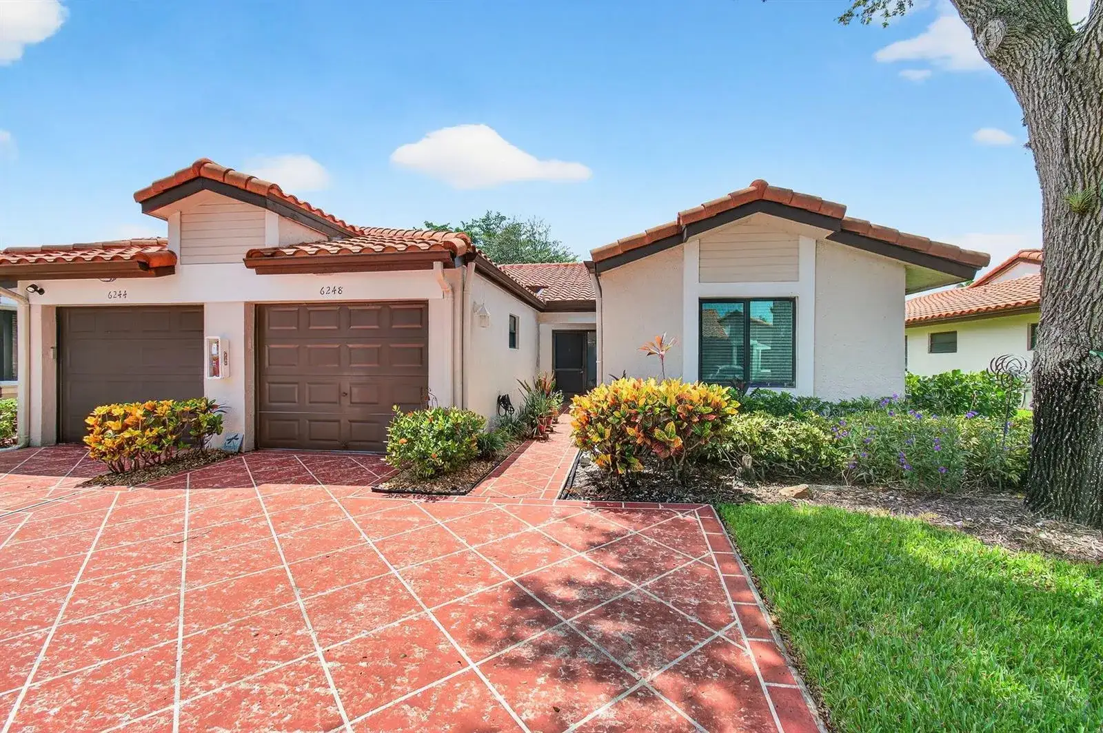 2 bedroom 2 bath Residential for sale at 6248 Kings Gate Circle, Delray Beach FL 33484