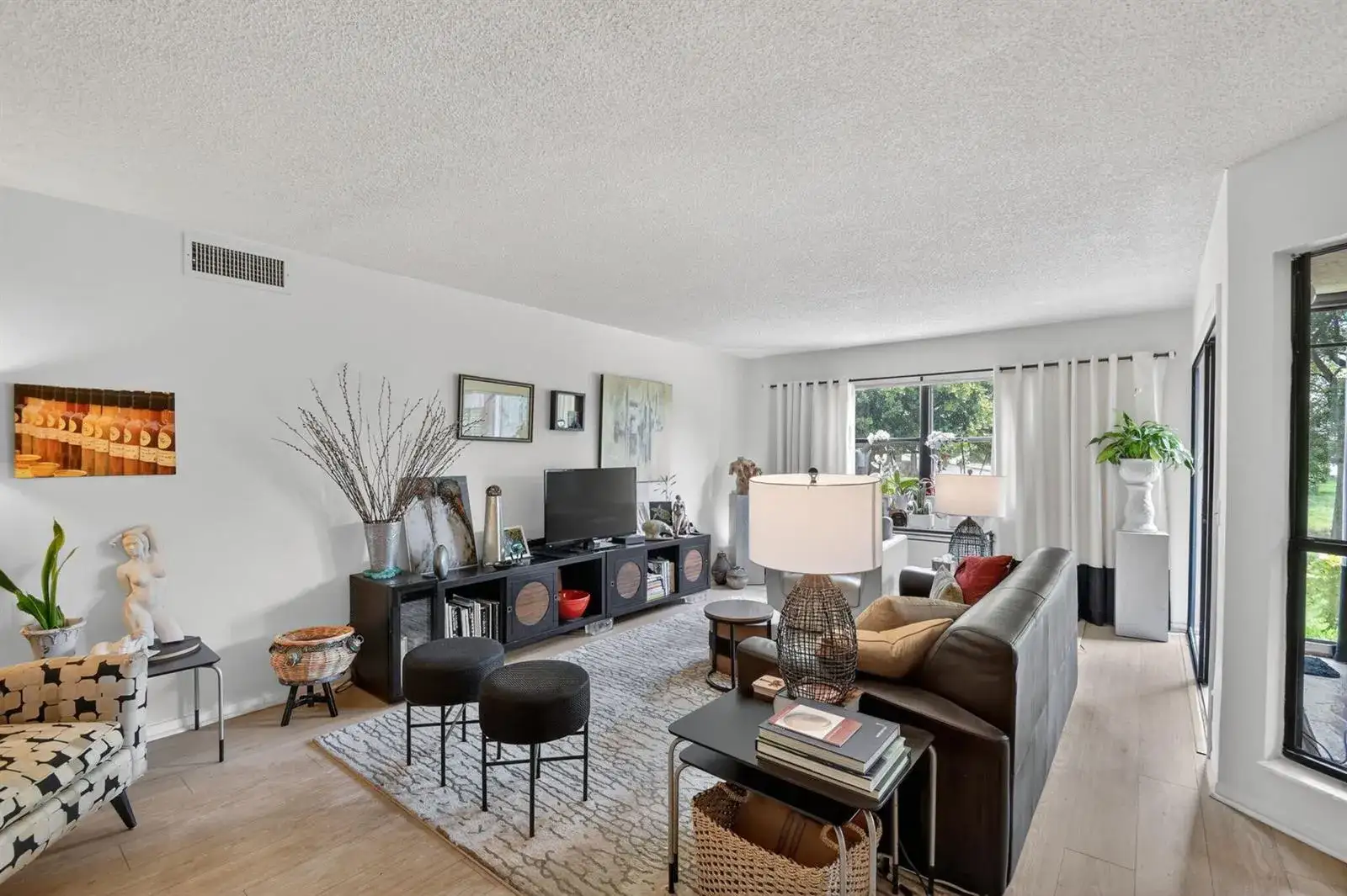 2 bedroom 2 bath Residential for sale at 3329 Perimeter Drive, FL 33467