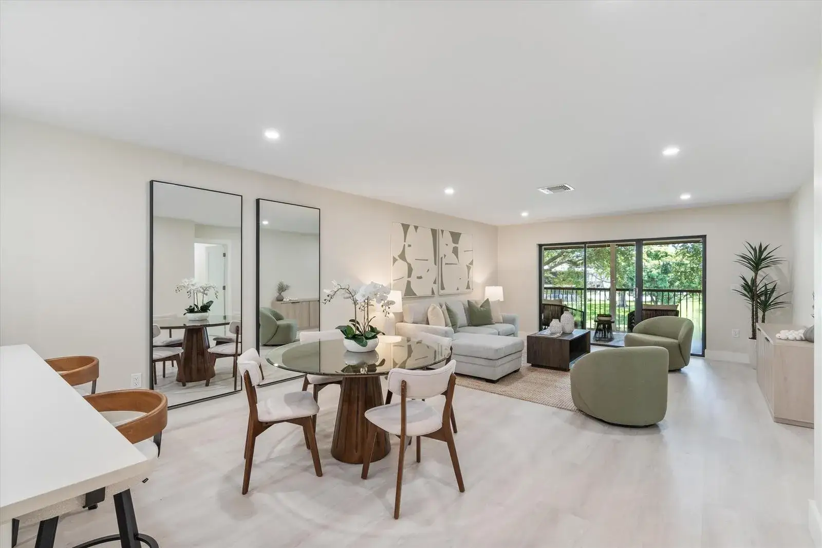 2 bedroom 2 bath Residential for sale at 52 Stratford Lane W # F, Boynton Beach FL 33436