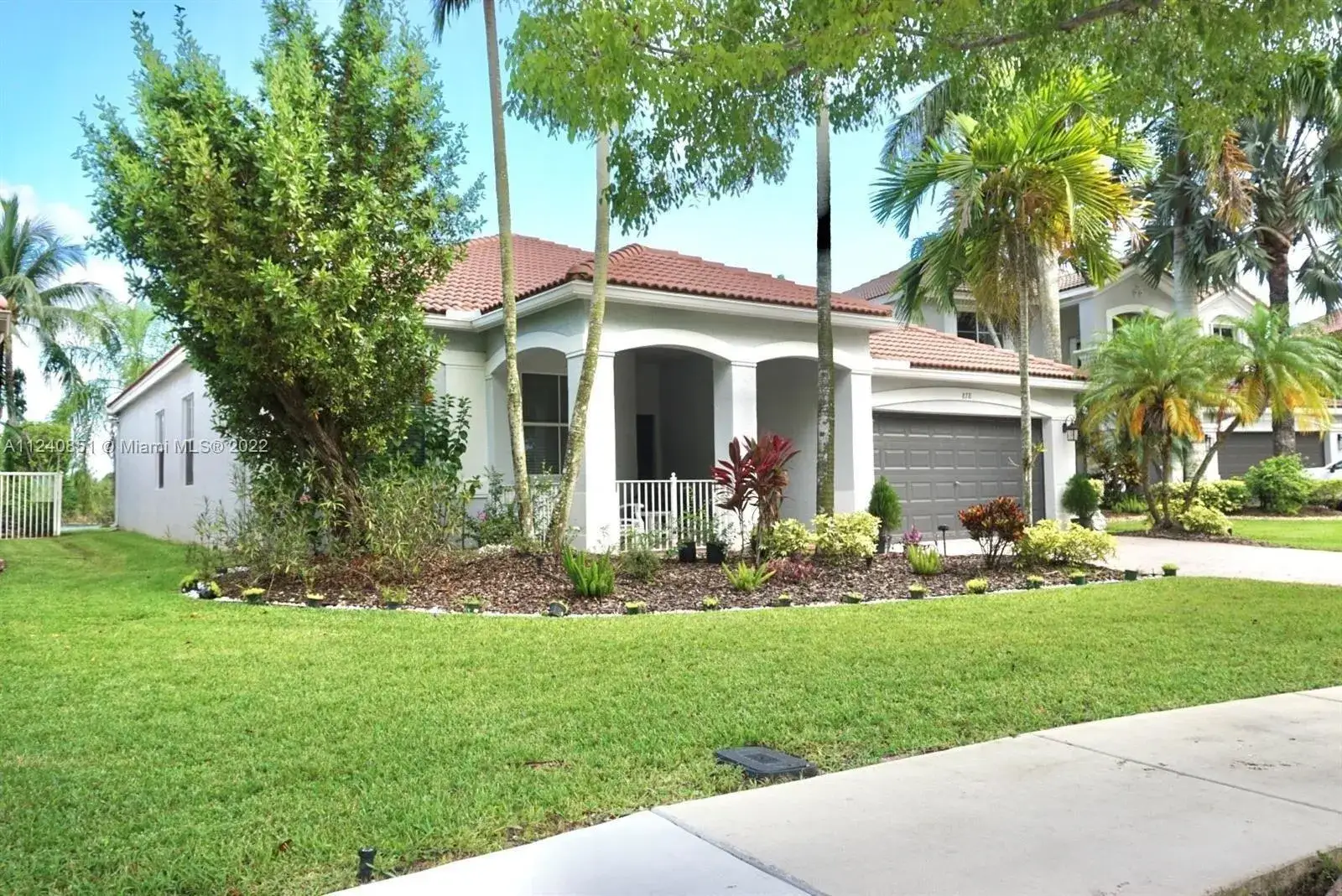 4 bedroom 2 bath Residential Lease for rent at 878 Lavender Circle # 878, Weston FL 33327