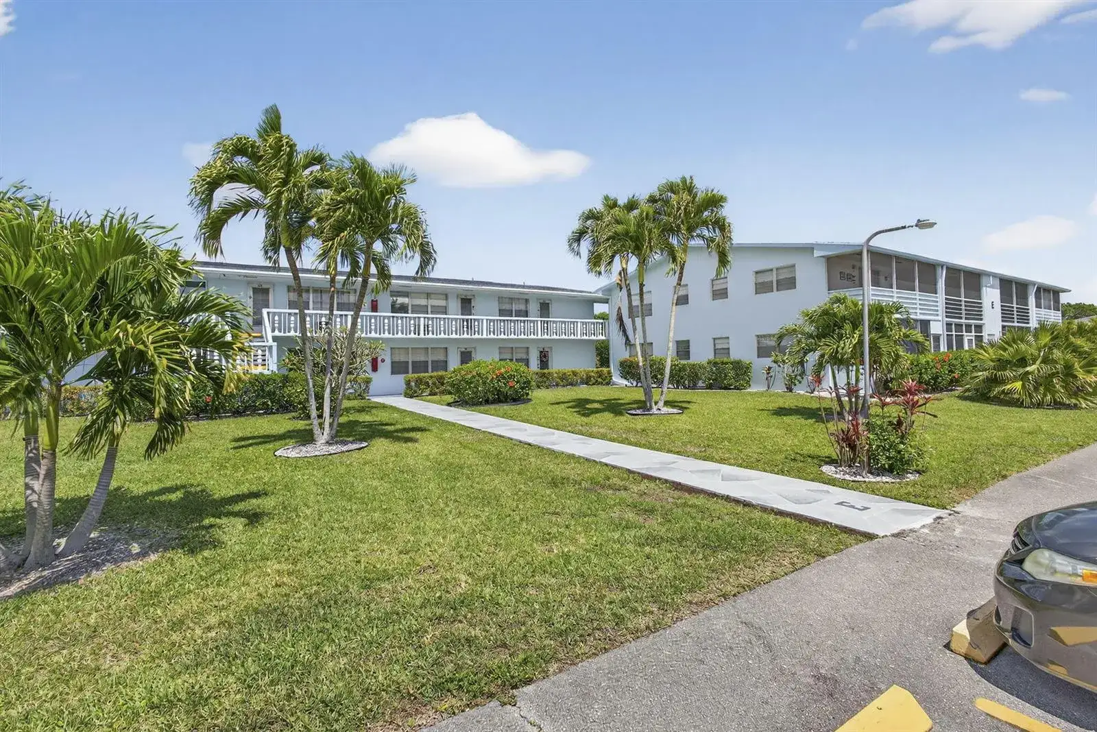 1 bedroom 1 bath Residential Lease for rent at 106 E Camden E, West Palm Beach FL 33417