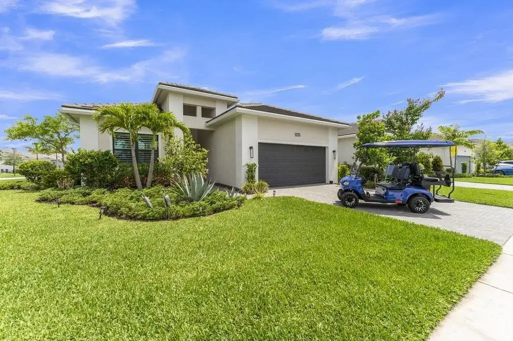 3 bedroom 3 bath Residential for sale at 15665 Merritt Drive, Westlake FL 33470