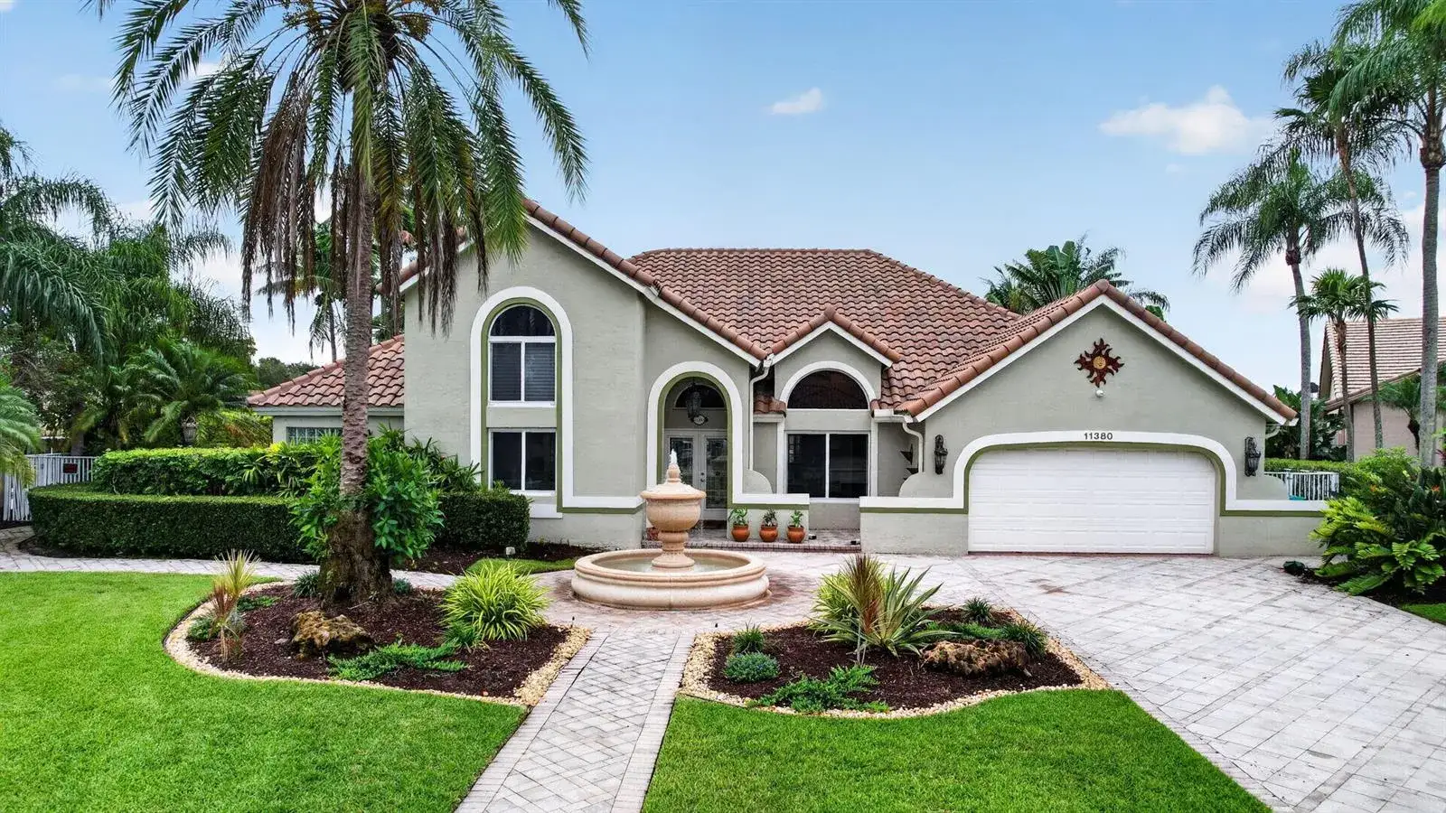 6 bedroom 5 bath Residential for sale at 11380 Wayne Drive, Cooper City FL 33026