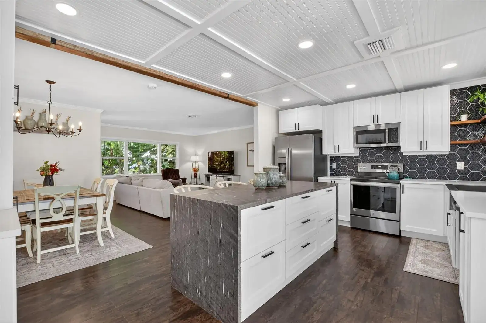 3 bedroom 2 bath Residential for sale at 1207 SW 12th Avenue, Boca Raton FL 33486