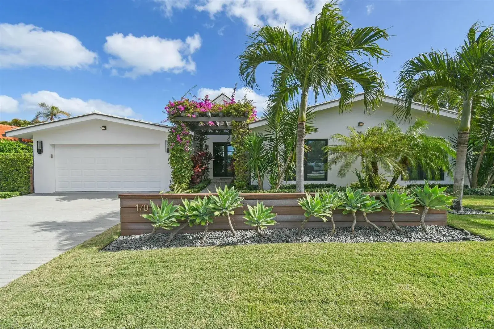 4 bedroom 3 bath Residential Lease for rent at 170 Beacon Lane, Jupiter Inlet Colony FL 33469