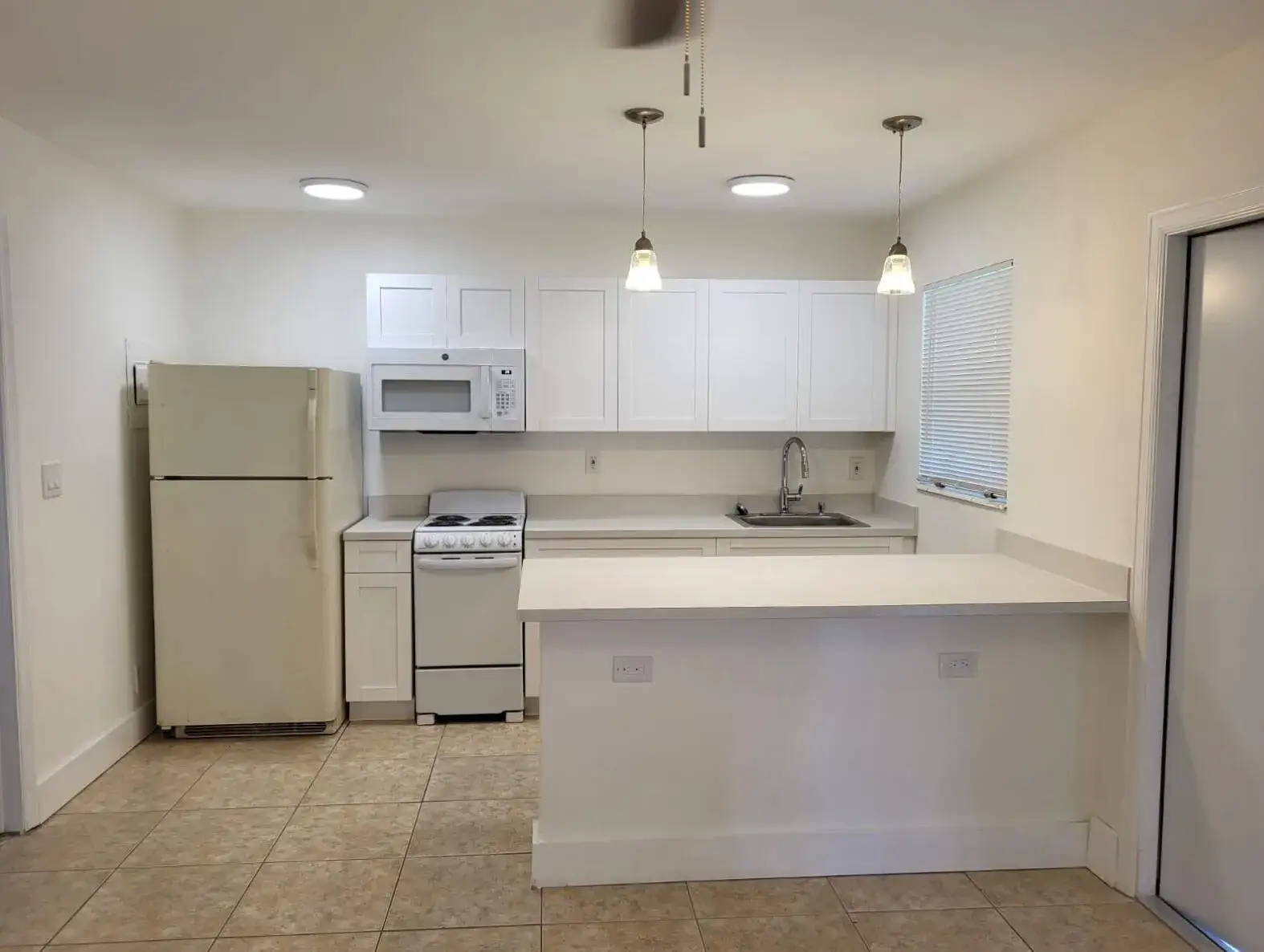 1 bedroom 1 bath Residential Lease for rent at 317 N 61st Terrace # 1, Hollywood FL 33024