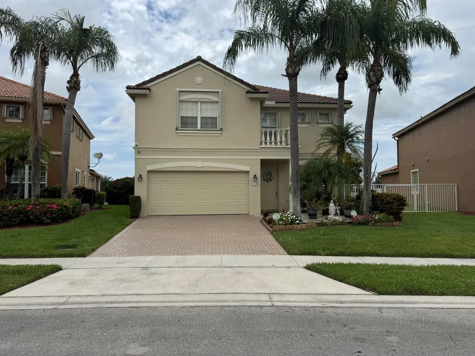 4 bedroom 3 bath Residential for sale at 21196 Via Ventura # 21196, Boca Raton FL 33433