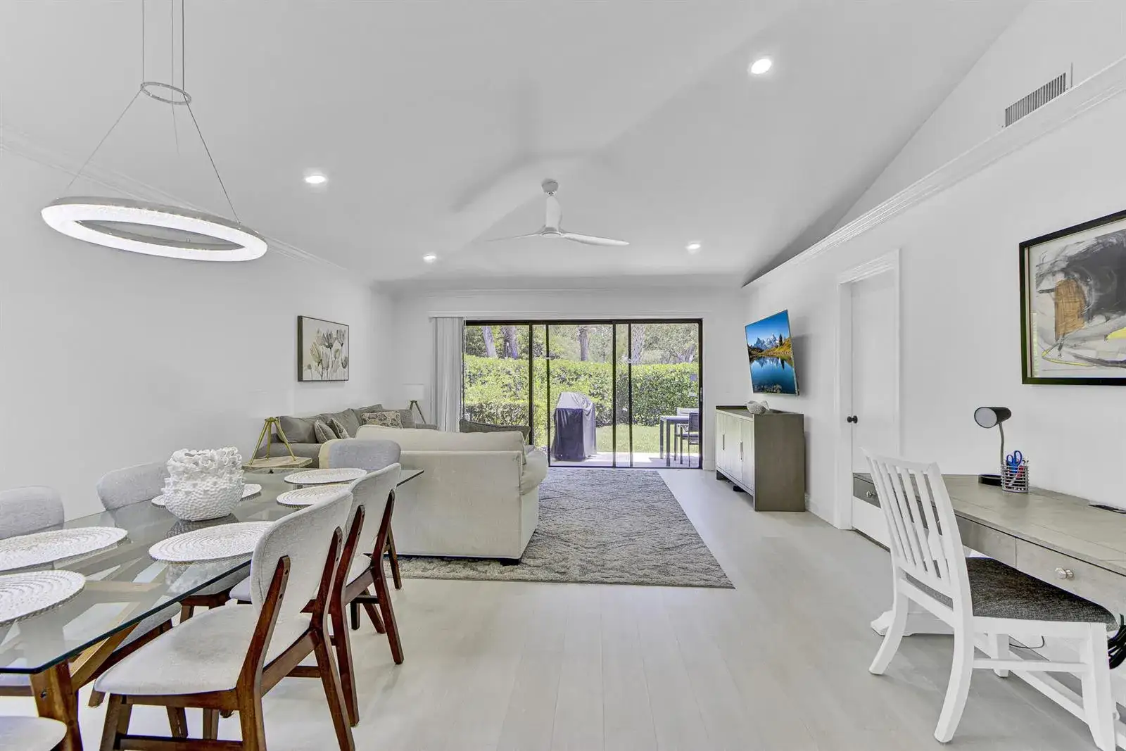 2 bedroom 2 bath Residential for sale at 106 Club Drive, Palm Beach Gardens FL 33418