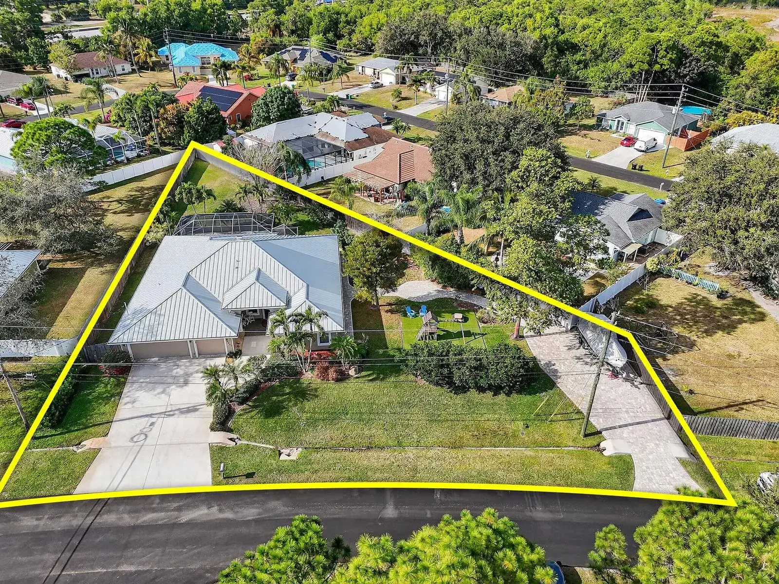 3 bedroom 2 bath Residential for sale at 3221 SE Quay Street, Port St. Lucie FL 34984