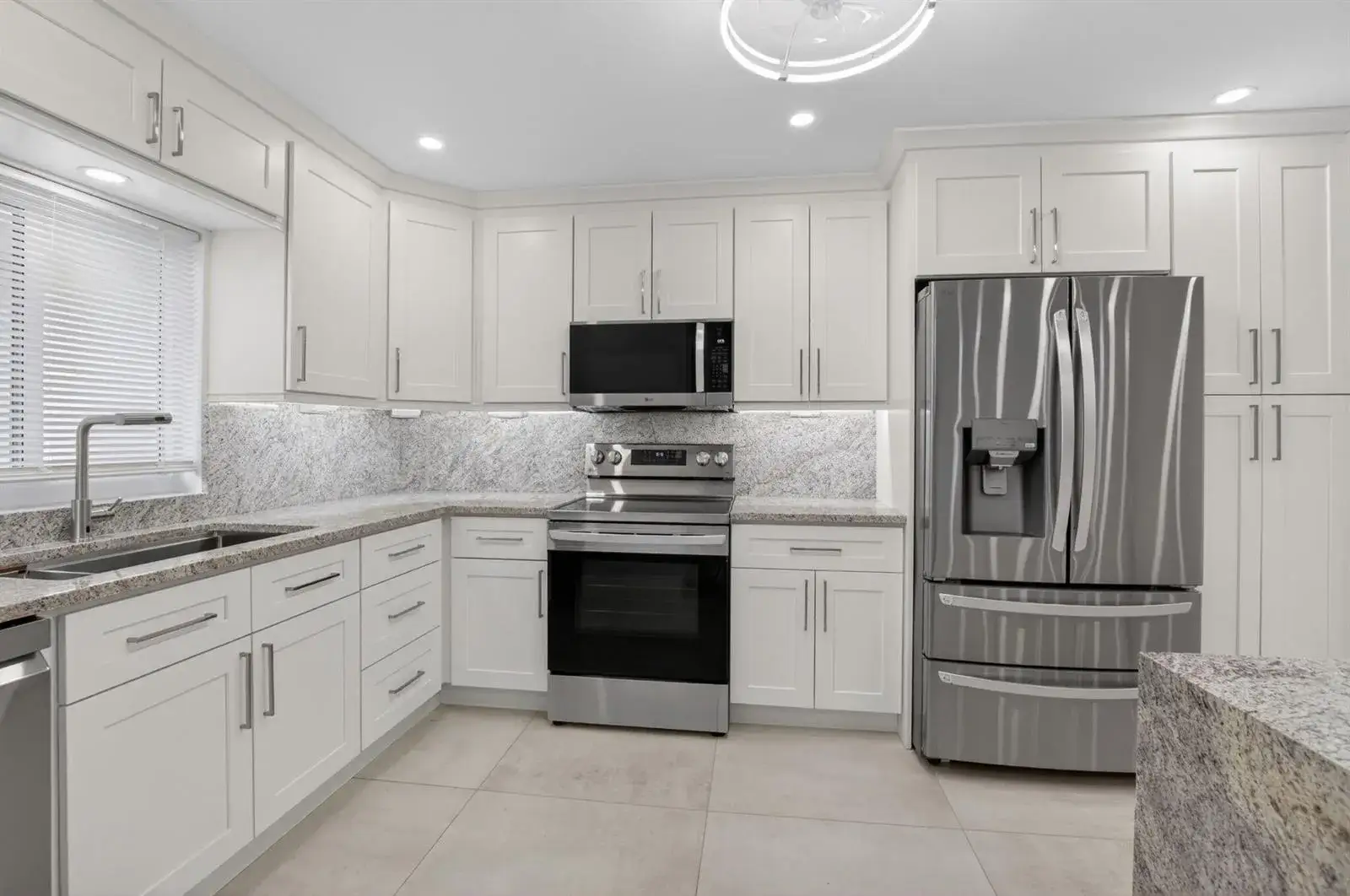 2 bedroom 2 bath Residential for sale at 6049 Vía Diana, Delray Beach FL 33484