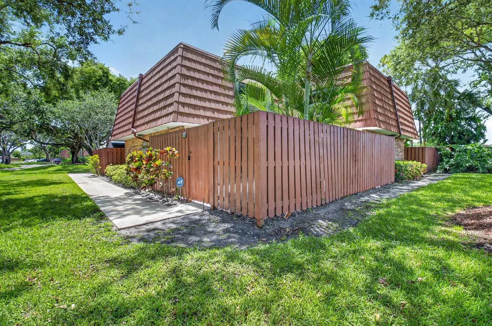 2 bedroom 2 bath Residential for sale at 1565 Augusta Circle # 103, Delray Beach FL 33445