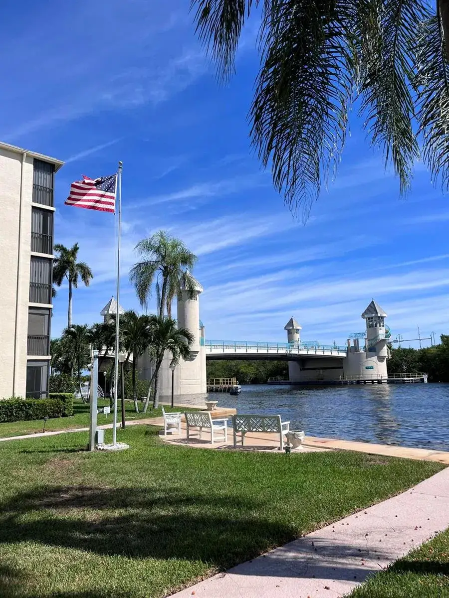 2 bedroom 2 bath Residential for sale at 740 E Ocean Avenue, Boynton Beach FL 33435