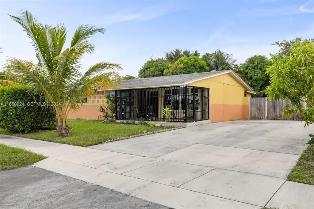 1 bedroom 1 bath Residential Lease for rent at 18930 NW 14th Avenue, Miami FL 33169