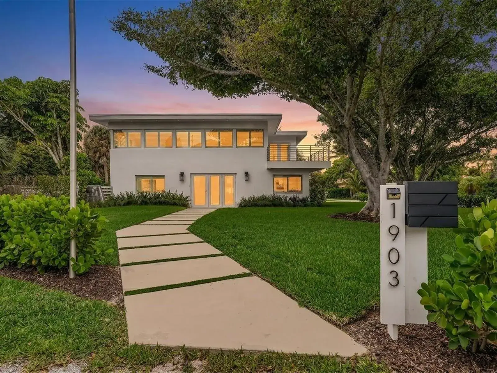 4 bedroom 4 bath Residential for sale at 1903 Bay Drive, Pompano Beach FL 33062