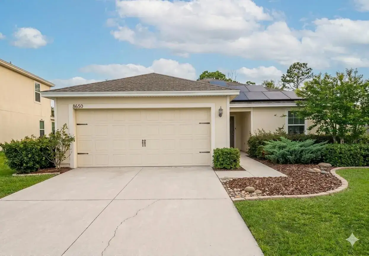 3 bedroom 2 bath Residential for sale at 8650 W Lake George Cir W, FL 32063
