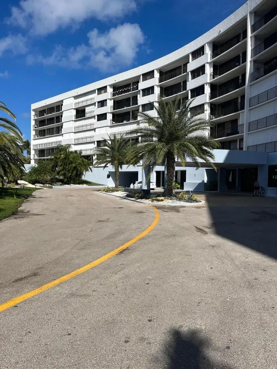 2 bedroom 2 bath Residential Lease for rent at 1300 S Highway A1a # 326, Jupiter FL 33477