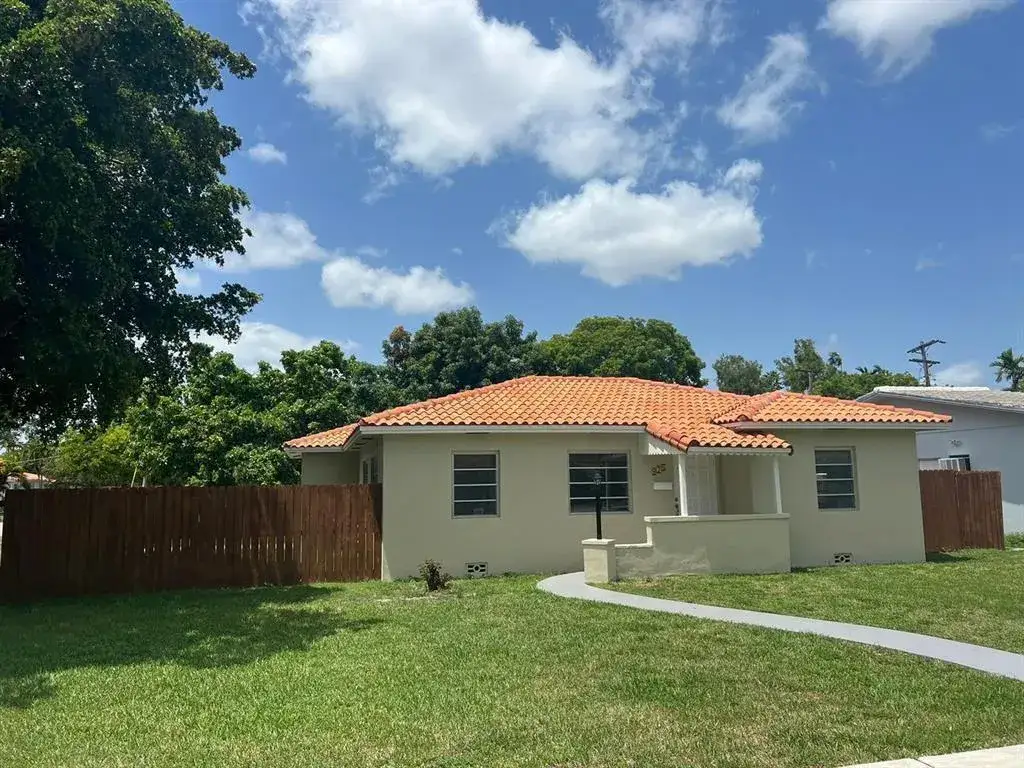 4 bedroom 4 bath Residential for sale at 875 Westward Drive, Miami Springs FL 33166