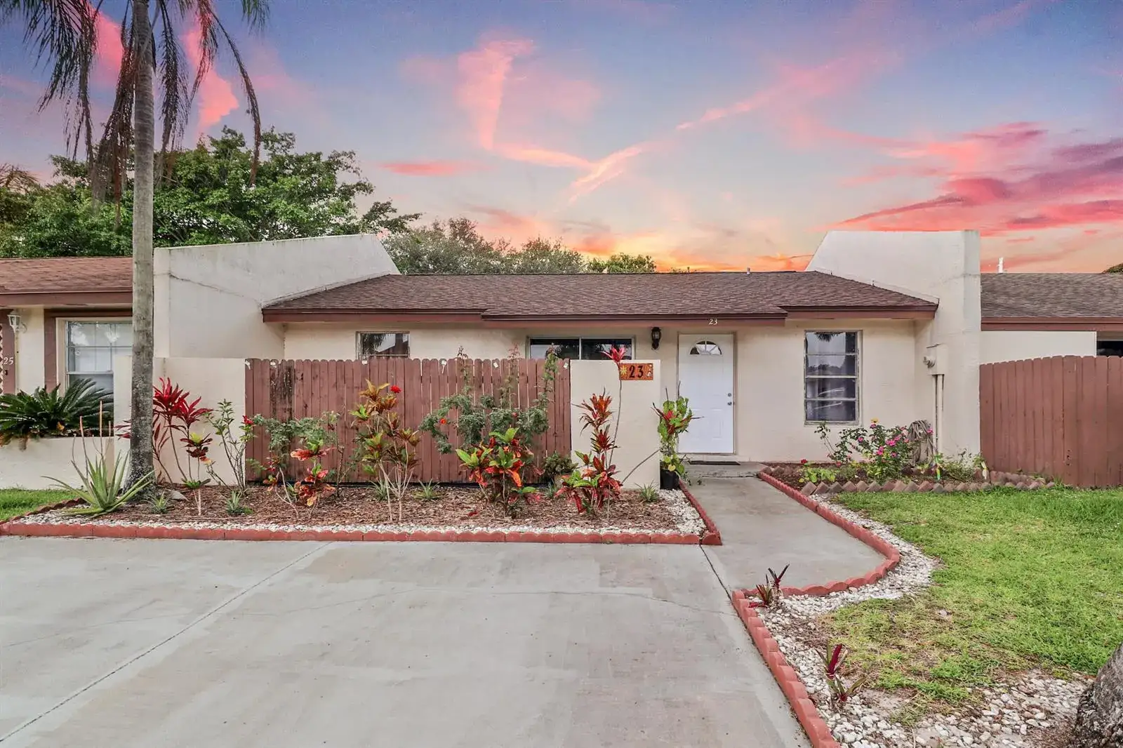 3 bedroom 2 bath Residential for sale at 23 Chelsea Lane, Boynton Beach FL 33426