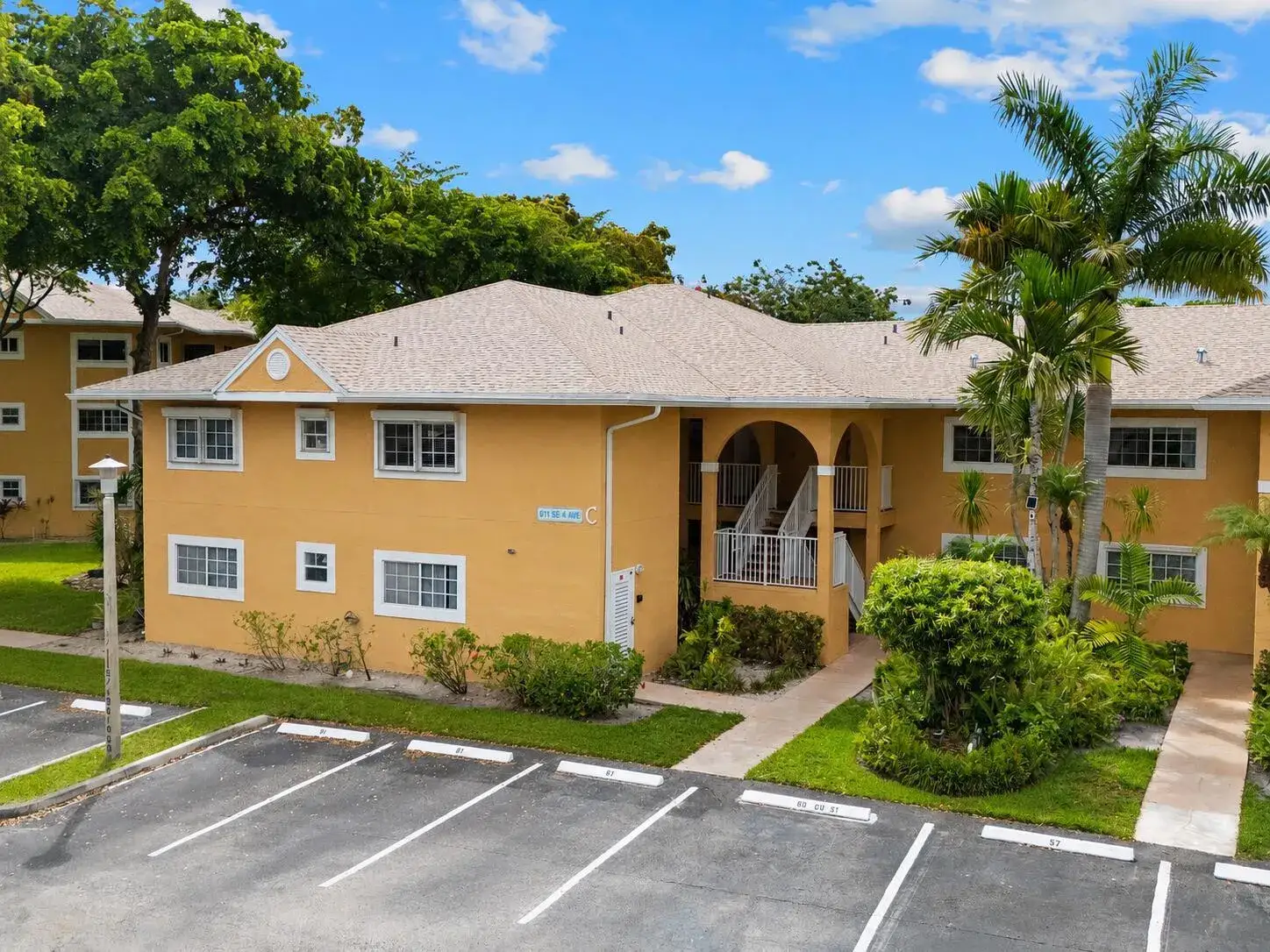 2 bedroom 2 bath Residential for sale at 811 SE 4th Avenue # C103, Dania Beach FL 33004