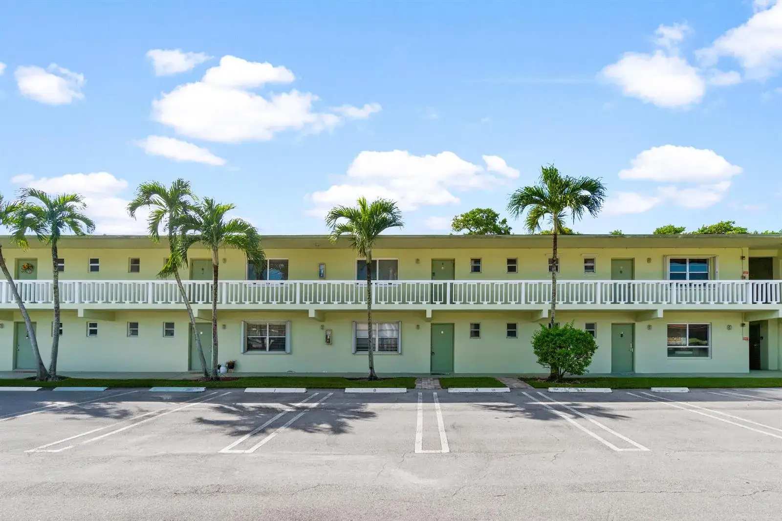 1 bedroom 1 bath Residential Lease for rent at 658 NE 6th Court E, Boynton Beach FL 33435