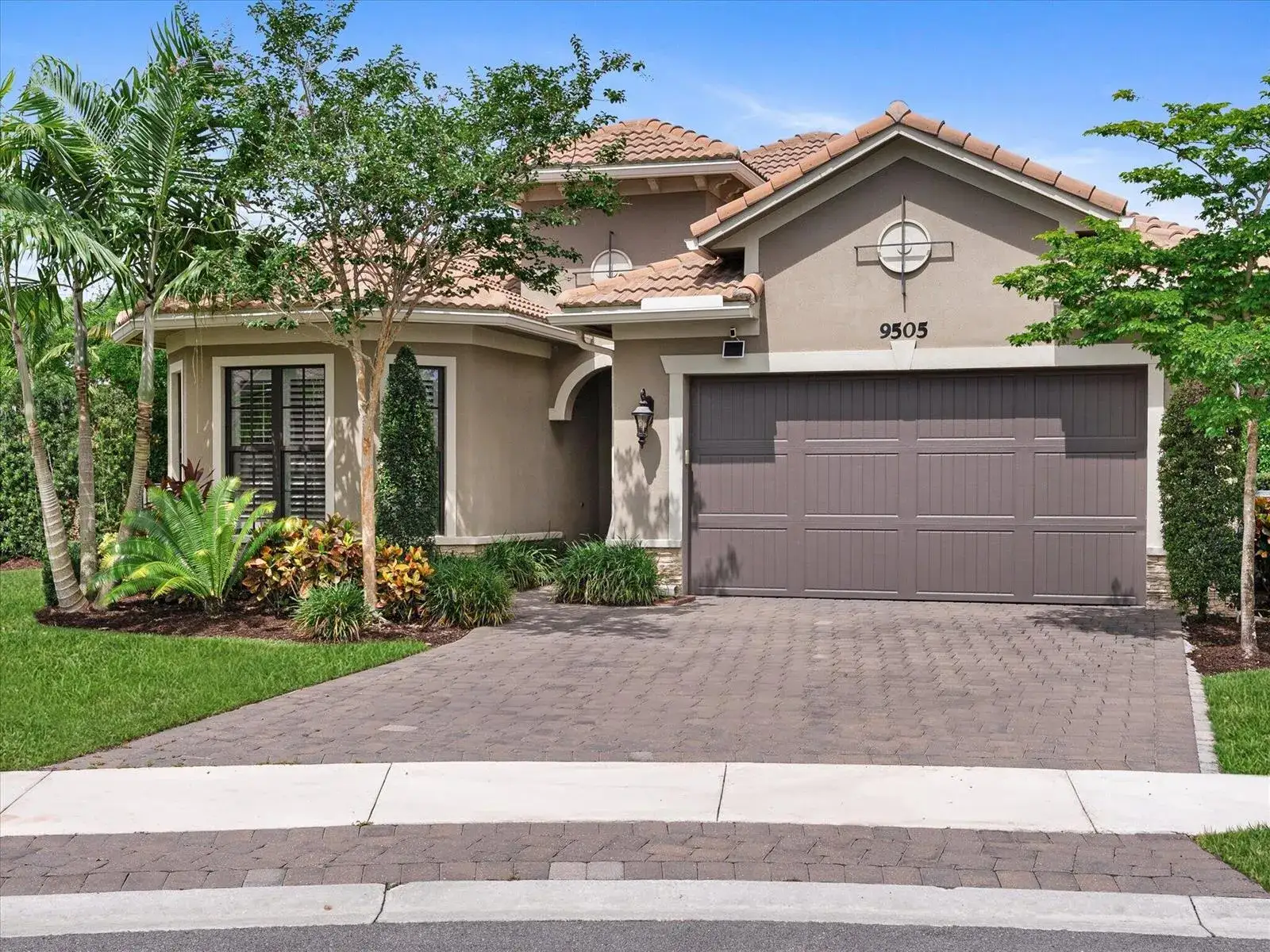 2 bedroom 2 bath Residential for sale at 9505 Kalmar Circle W, Parkland FL 33076
