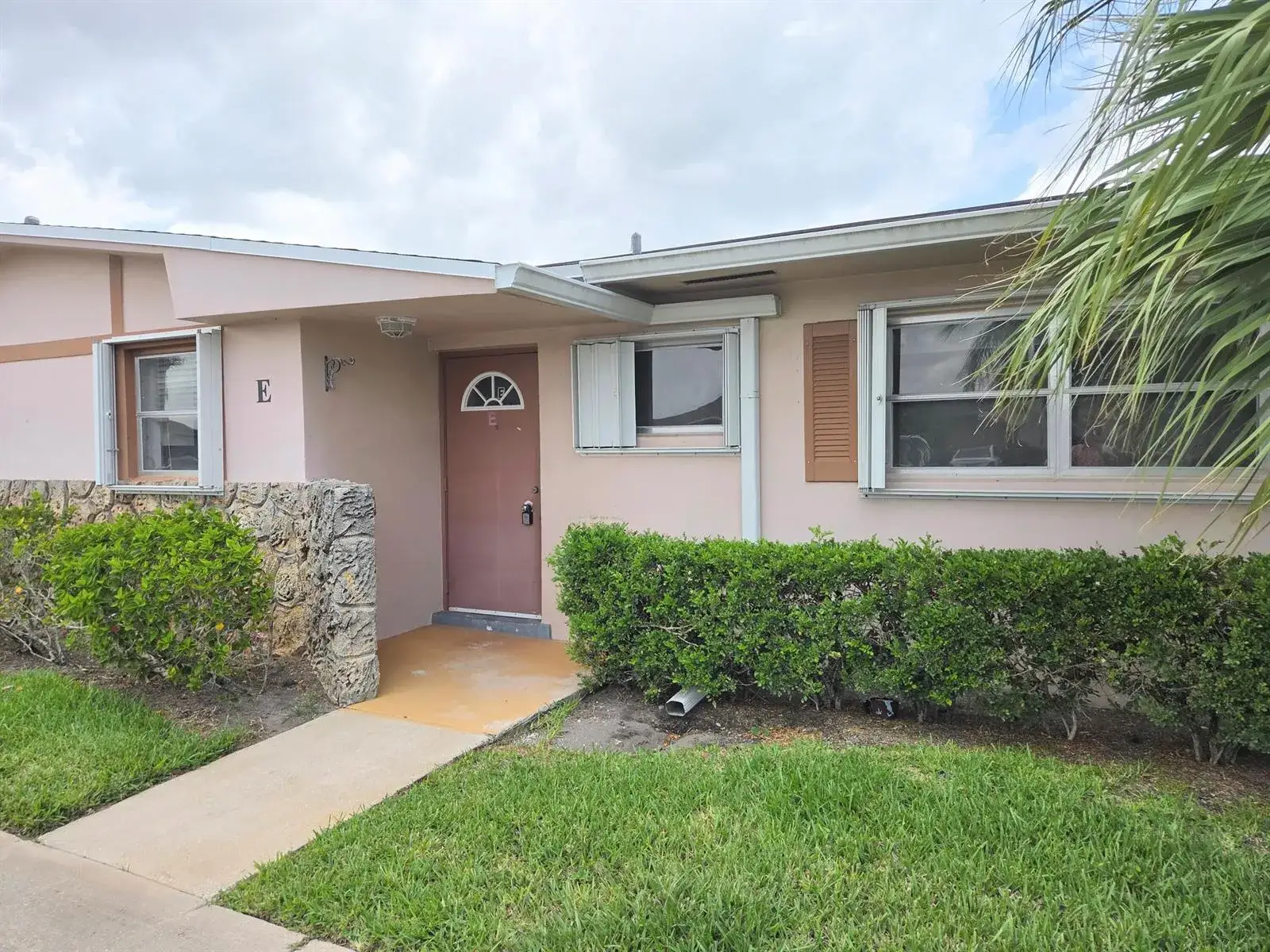 2 bedroom 2 bath Residential for sale at 2703 Dudley Drive W, West Palm Beach FL 33415