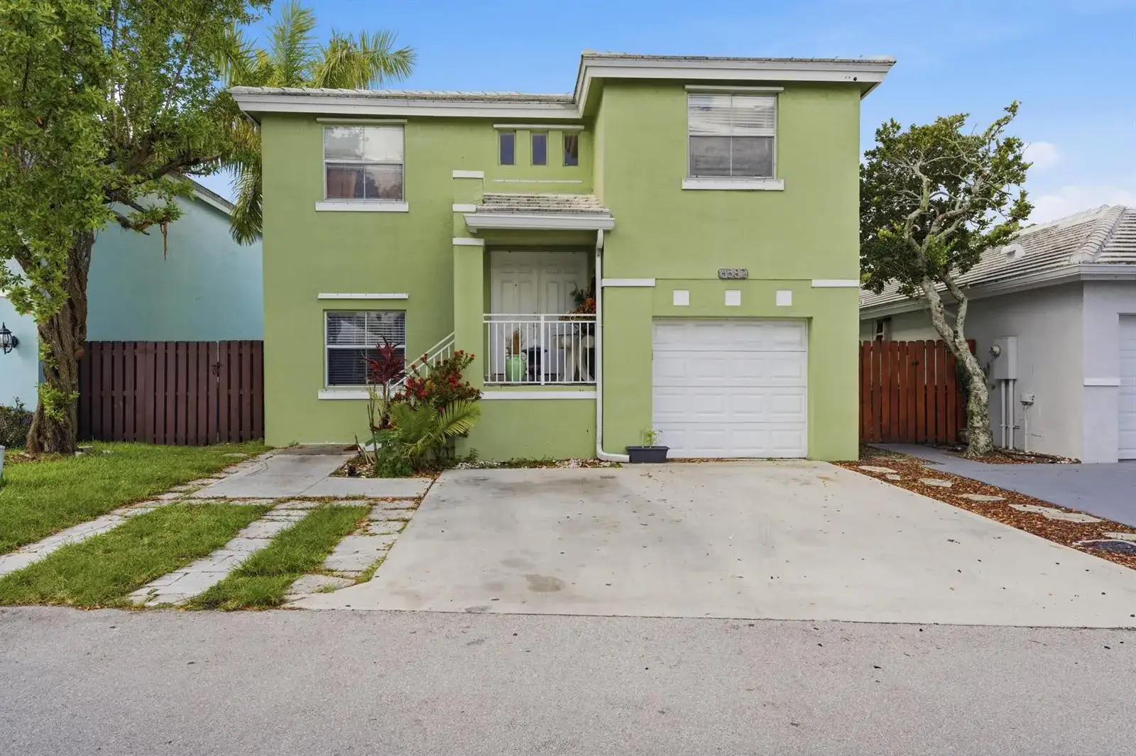 4 bedroom 2 bath Residential for sale at 6582 Bayfront Drive, Margate FL 33063