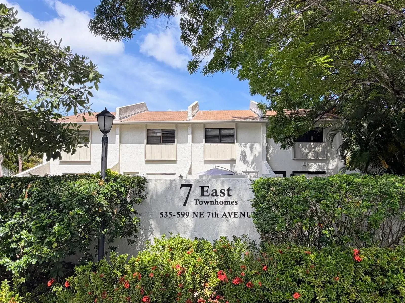 2 bedroom 2 bath Residential for sale at 575 NE 7th Avenue # 4b, Fort Lauderdale FL 33301