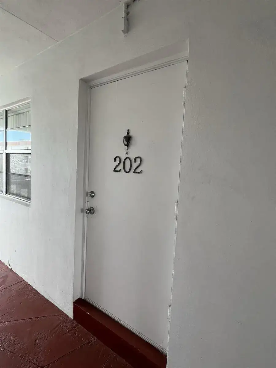 2 bedroom 2 bath Residential for sale at 1321 NW 43rd Avenue # 202, Lauderhill FL 33313