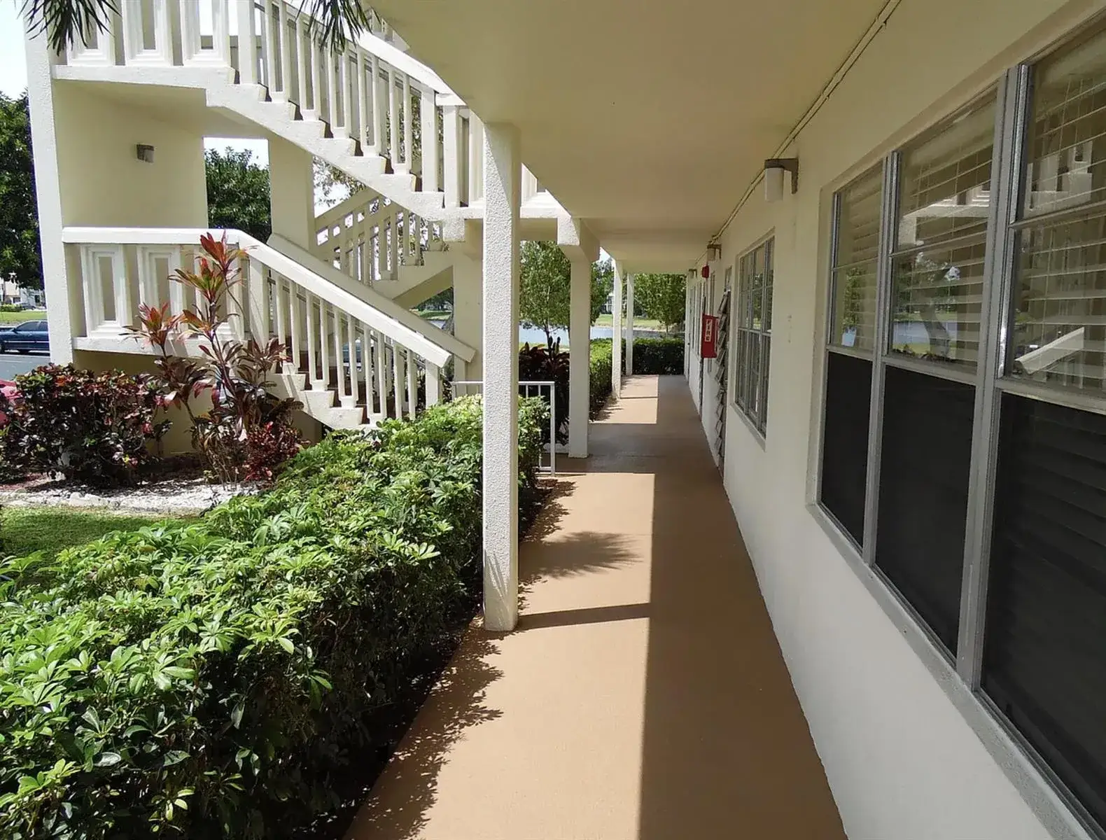 1 bedroom 1 bath Residential for sale at 1037 Cambridge B, Deerfield Beach FL 33442